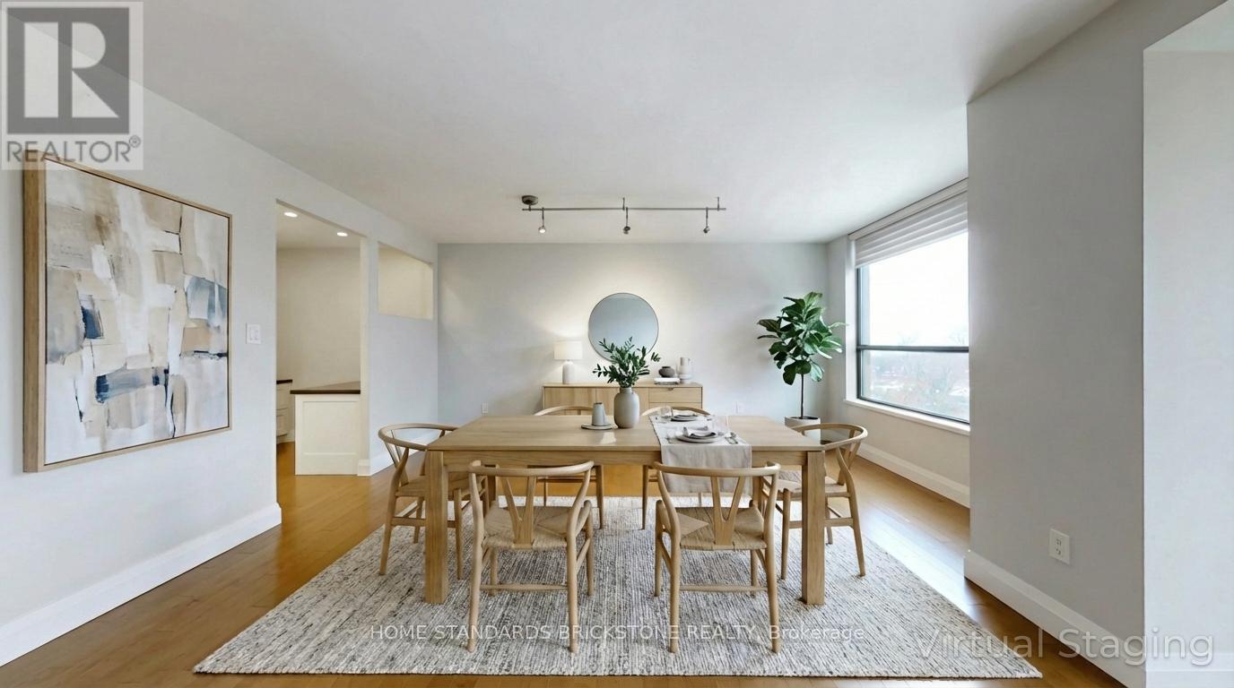 803 - 47 St Clair Avenue W, Toronto, ON - Indoor Photo Showing Dining Room