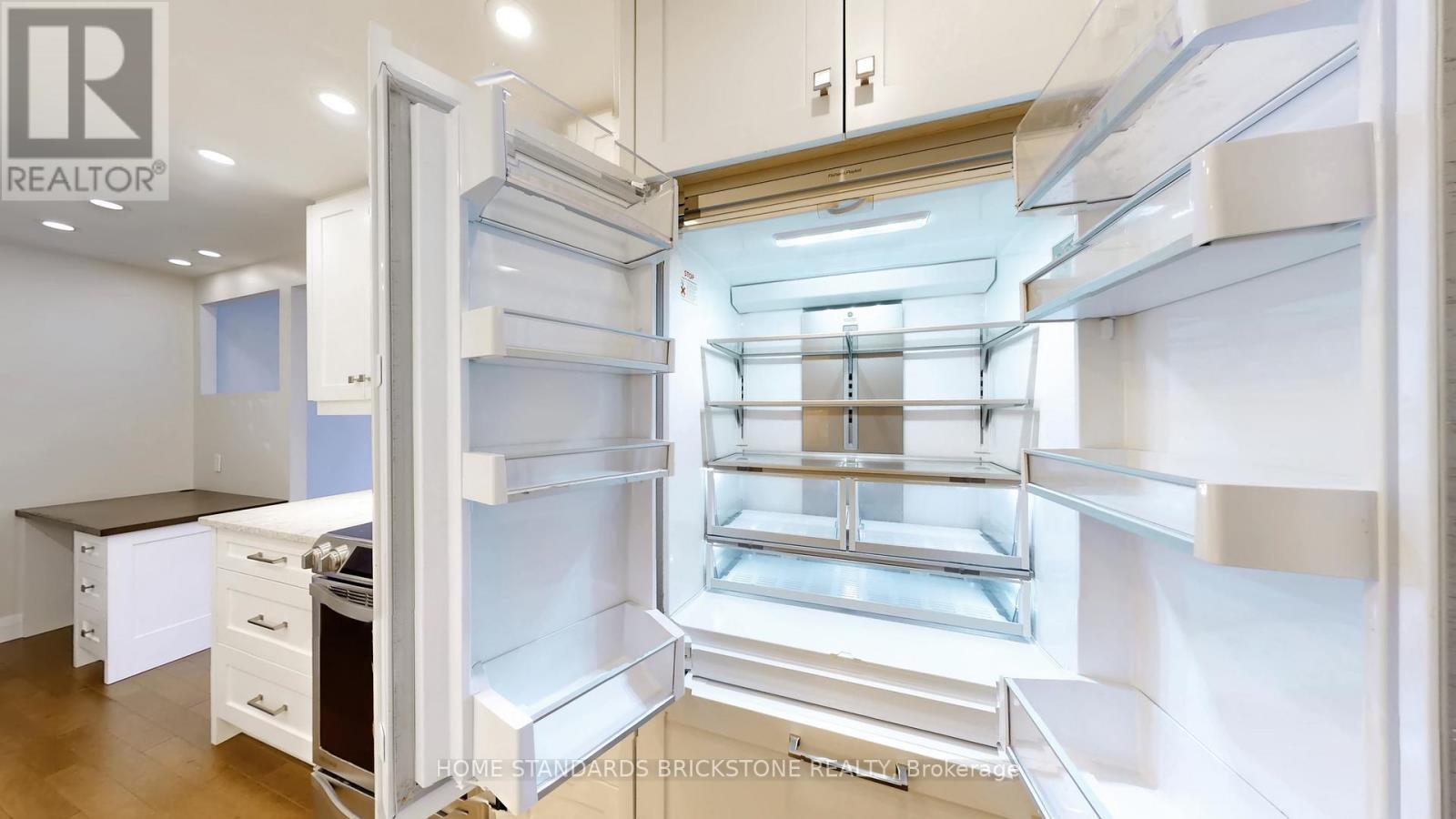 803 - 47 St Clair Avenue W, Toronto, ON - Indoor Photo Showing Other Room