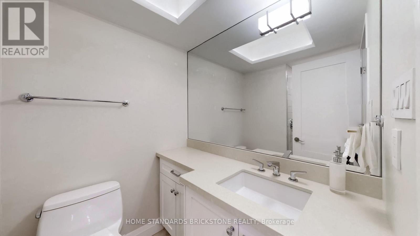 803 - 47 St Clair Avenue W, Toronto, ON - Indoor Photo Showing Bathroom
