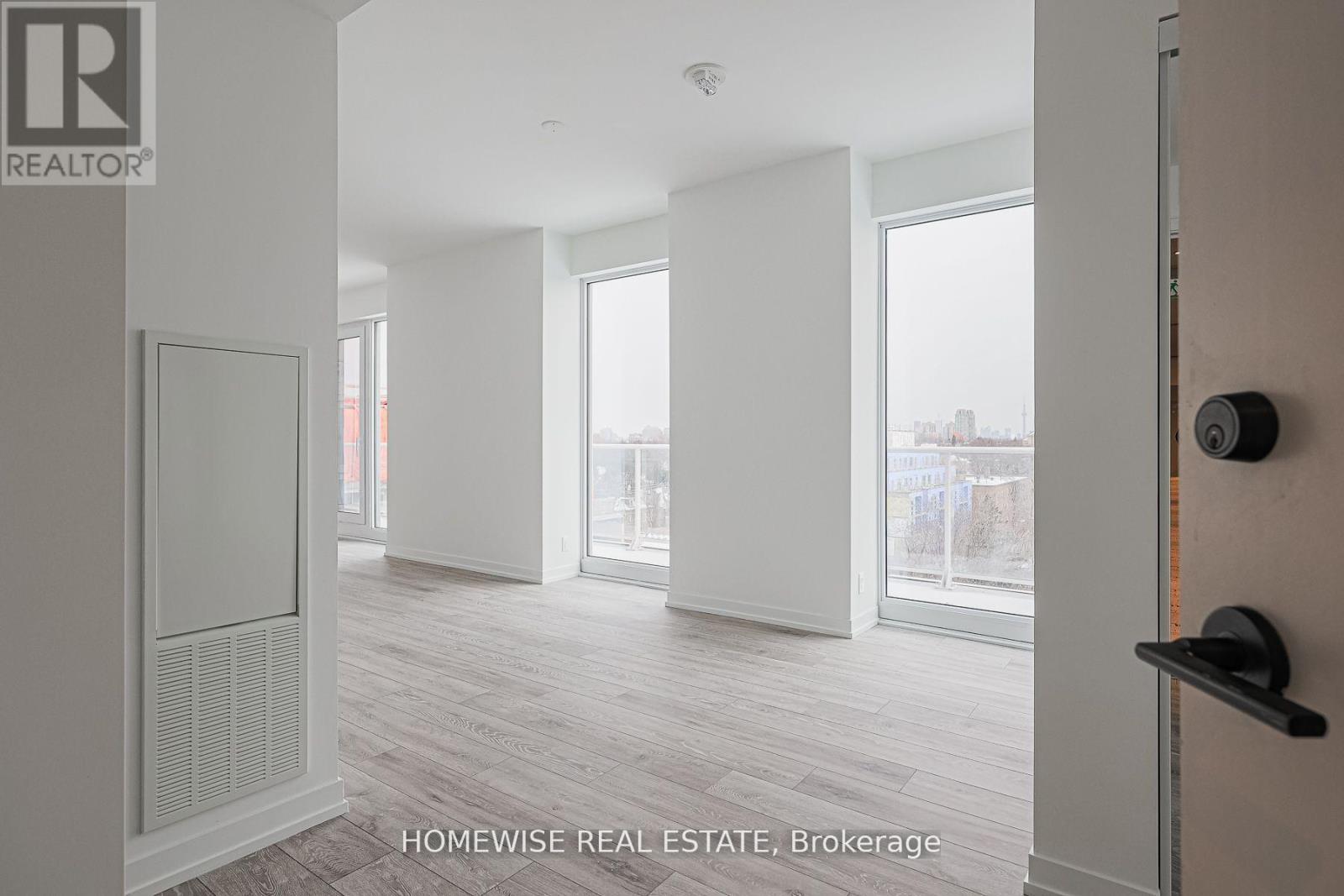 709 - 2020 Bathurst Street, Toronto, ON - Indoor Photo Showing Other Room