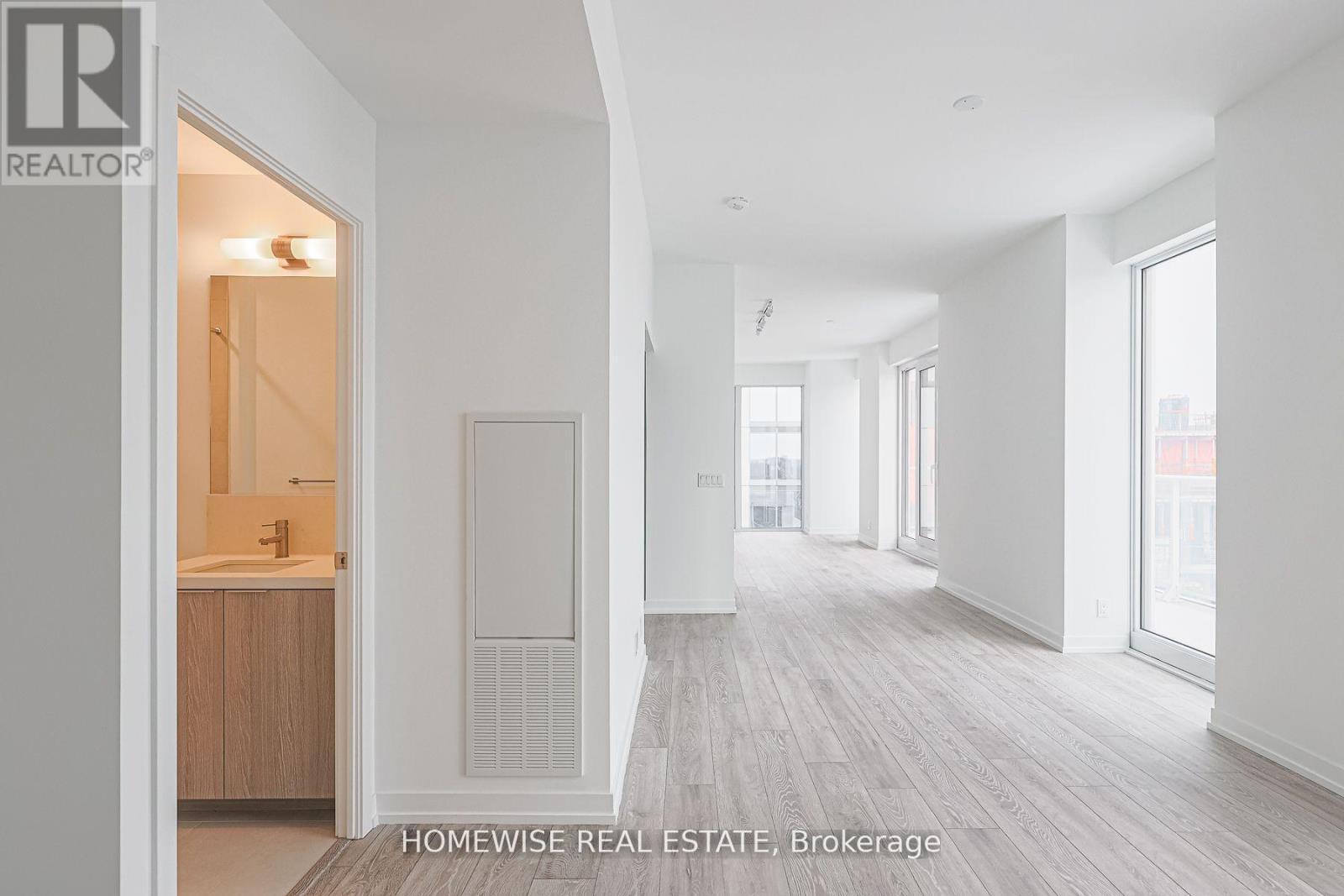 709 - 2020 Bathurst Street, Toronto, ON - Indoor Photo Showing Other Room