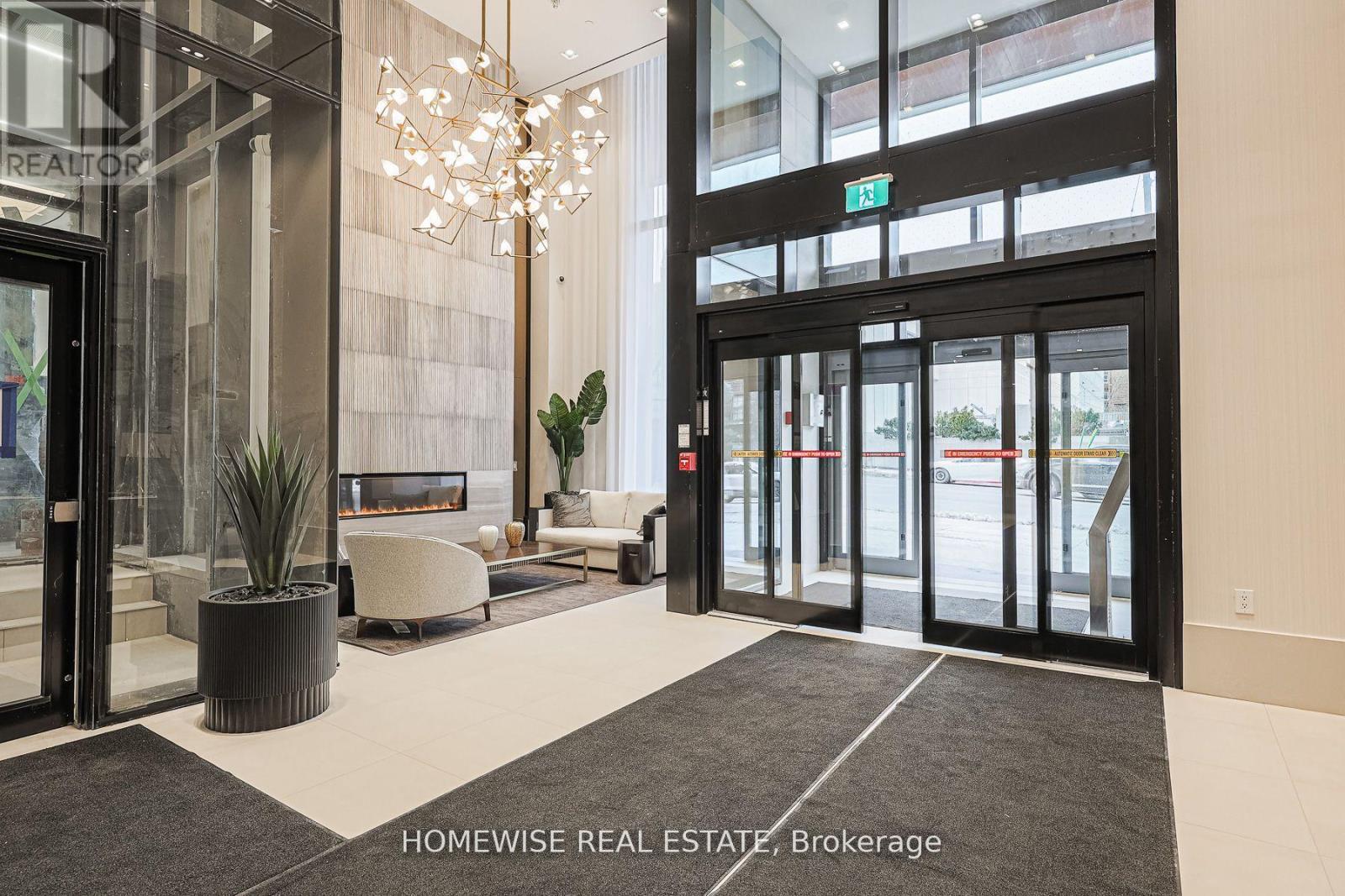 709 - 2020 Bathurst Street, Toronto, ON - Indoor Photo Showing Other Room