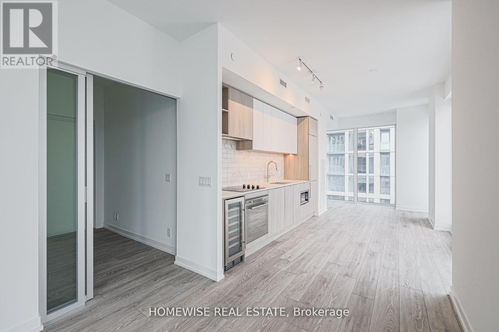 709 - 2020 Bathurst Street, Toronto, ON - Indoor Photo Showing Kitchen