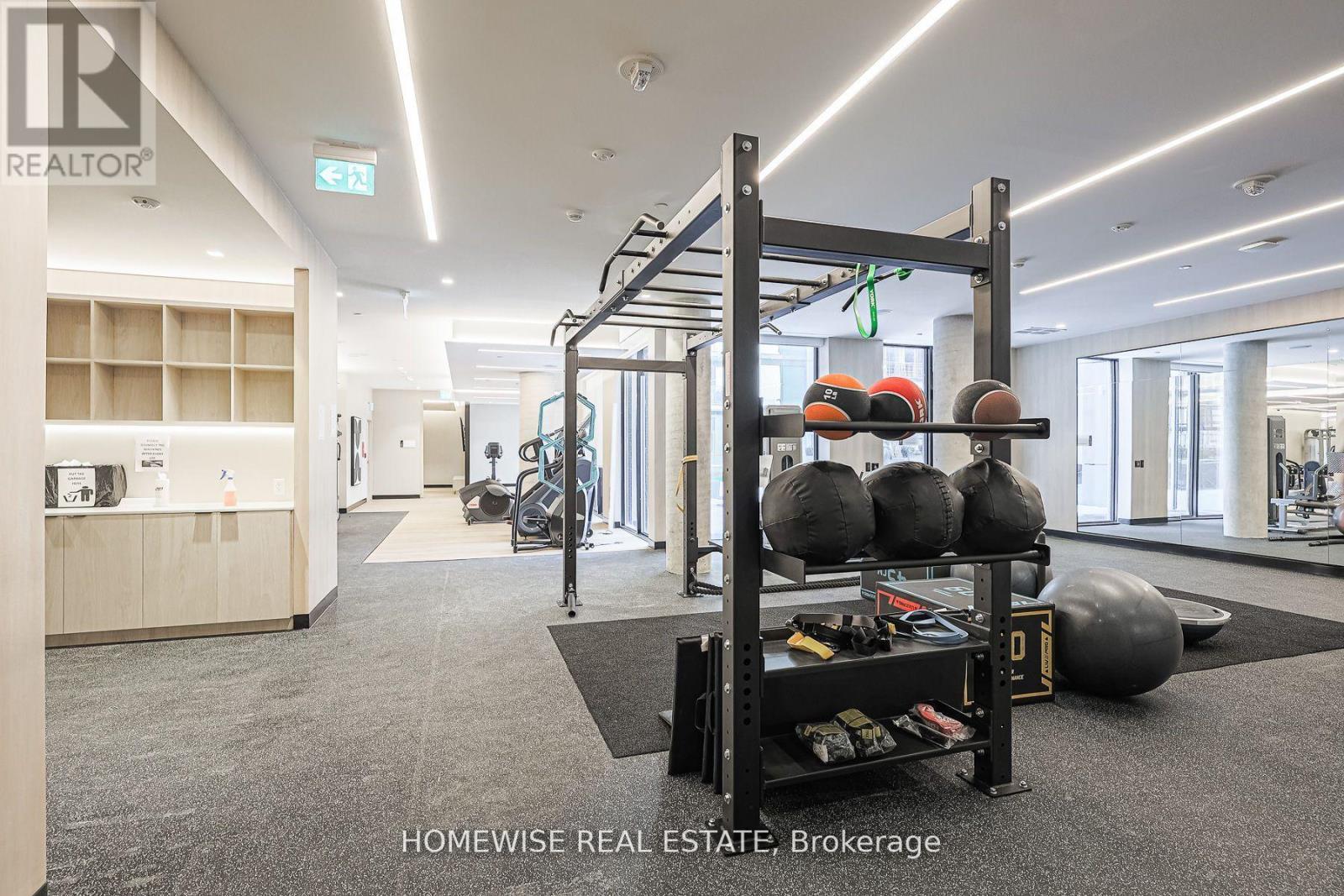 709 - 2020 Bathurst Street, Toronto, ON - Indoor Photo Showing Gym Room