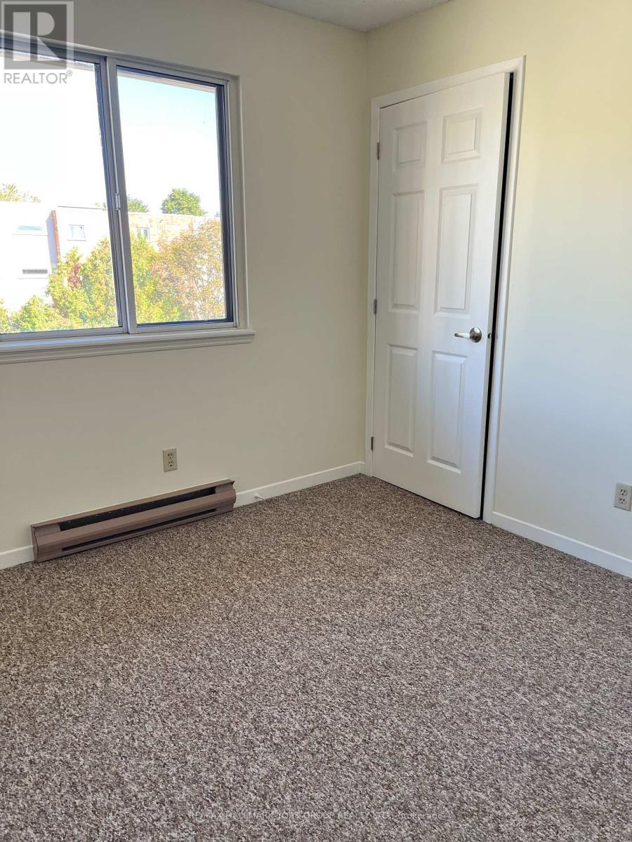 N11 - 131 Edgehill Drive, Barrie, ON - Indoor Photo Showing Other Room