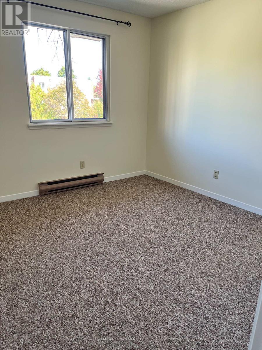 N11 - 131 Edgehill Drive, Barrie, ON - Indoor Photo Showing Other Room