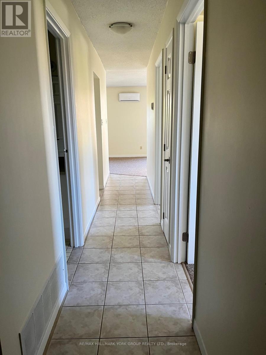 N11 - 131 Edgehill Drive, Barrie, ON - Indoor Photo Showing Other Room