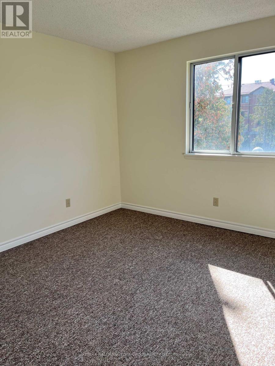 N11 - 131 Edgehill Drive, Barrie, ON - Indoor Photo Showing Other Room