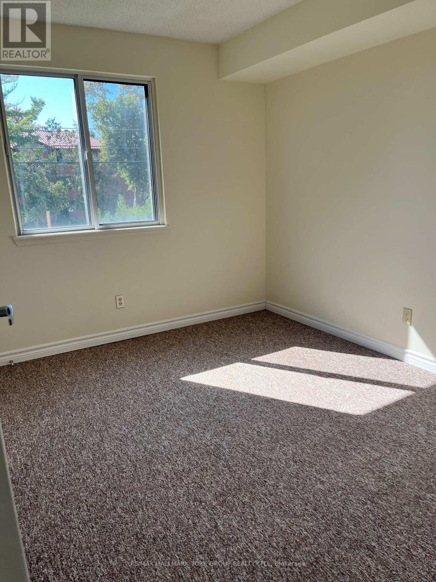 N11 - 131 Edgehill Drive, Barrie, ON - Indoor Photo Showing Other Room