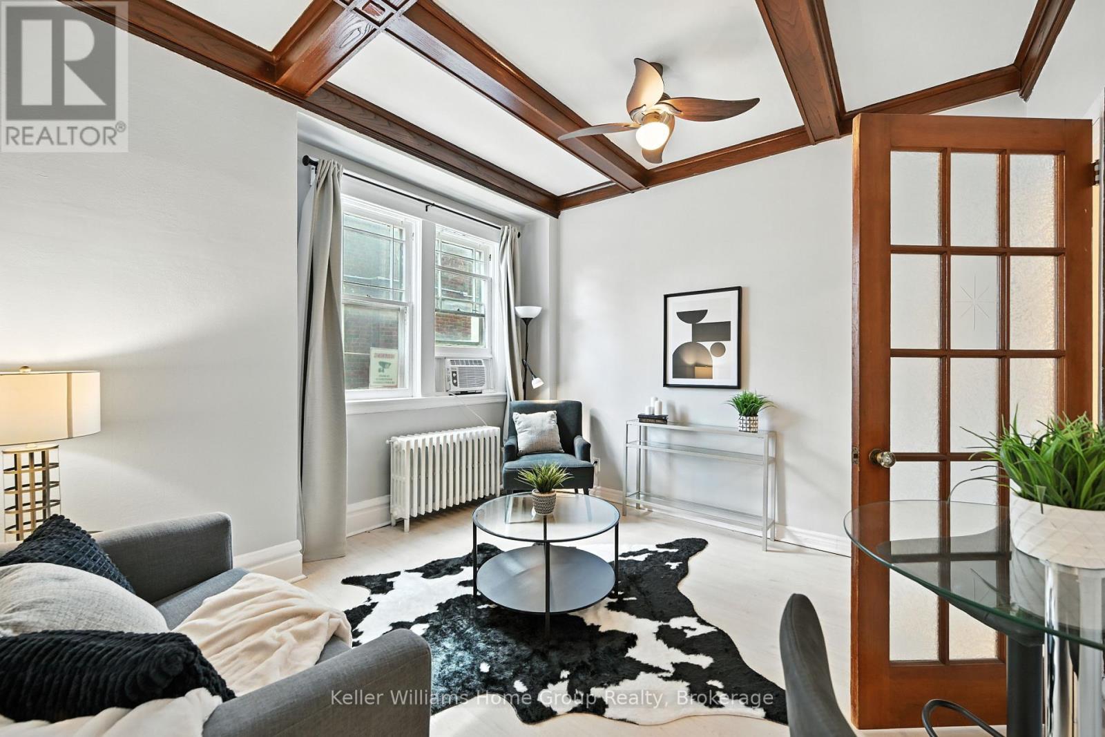 1047 Main Street E, Hamilton (Crown Point), ON - Indoor