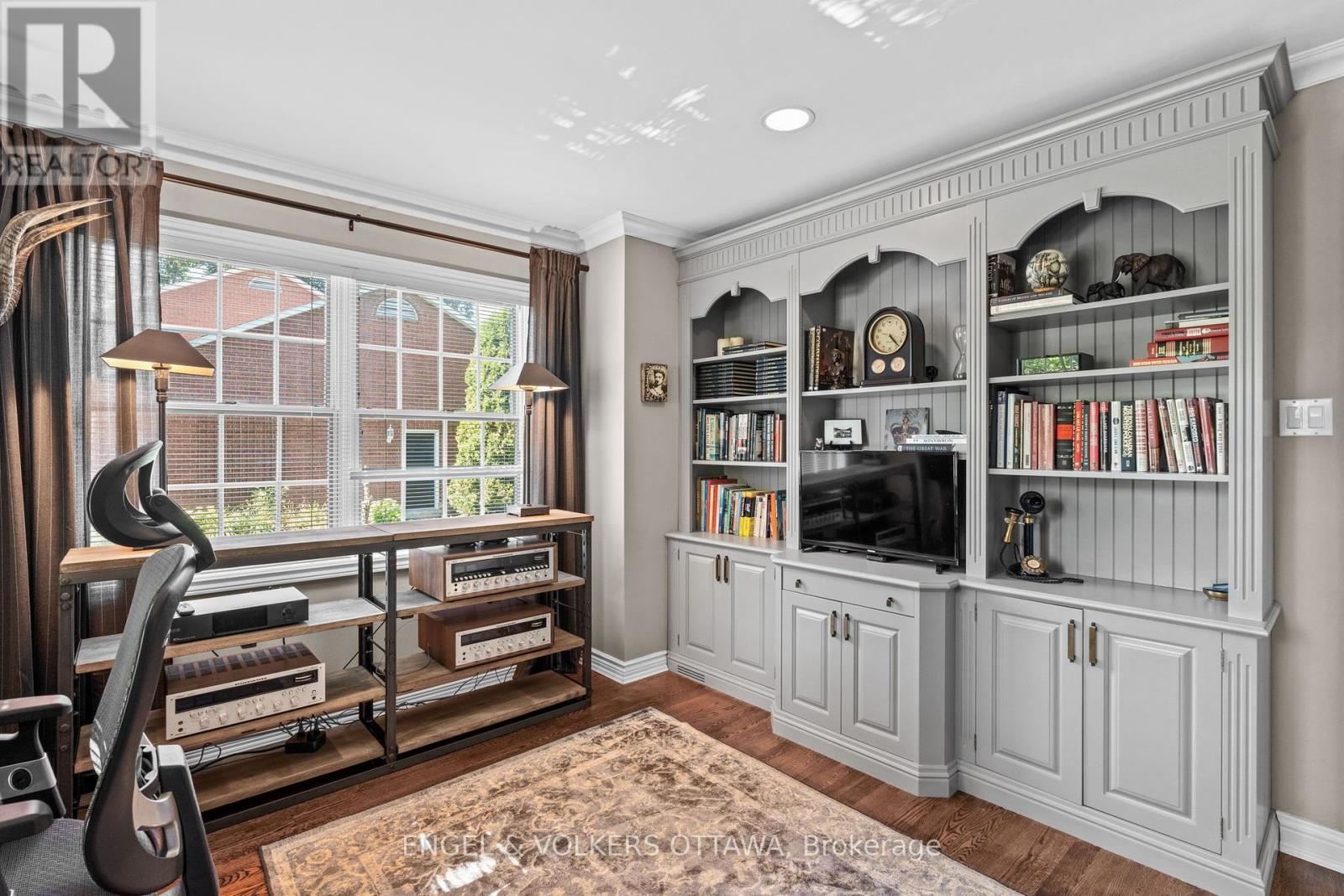 5557 Pettapiece Crescent, Ottawa, ON - Indoor