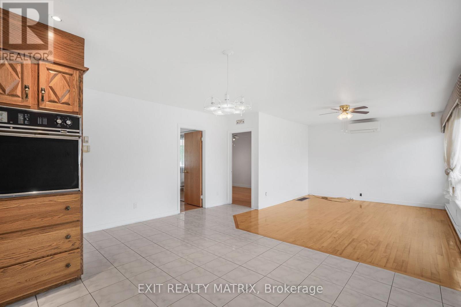 323 Longueuil Street, Champlain, ON - Indoor