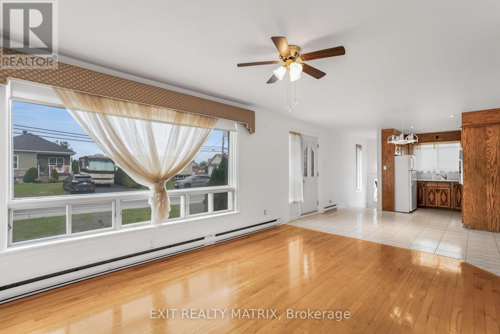 323 Longueuil Street, Champlain, ON - Indoor Photo Showing Other Room