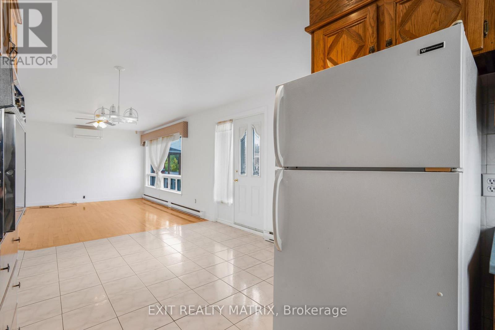 323 Longueuil Street, Champlain, ON - Indoor Photo Showing Other Room