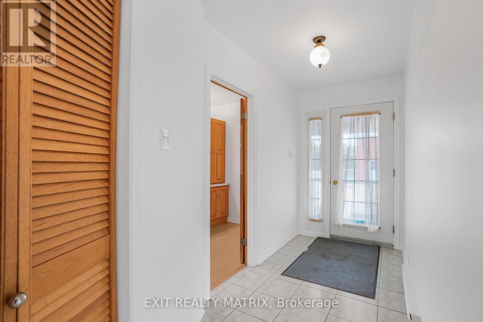 323 Longueuil Street, Champlain, ON - Indoor Photo Showing Other Room