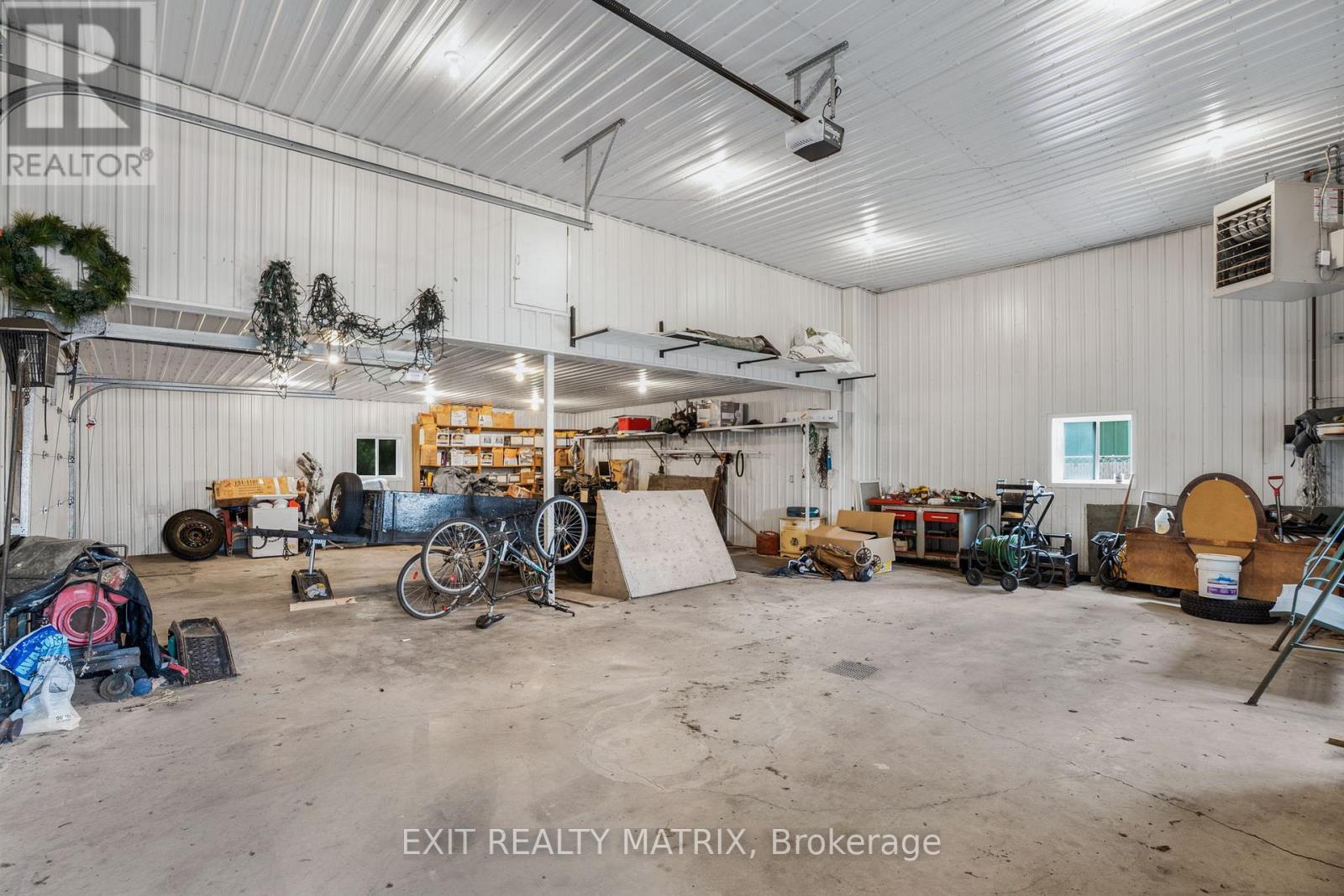 323 Longueuil Street, Champlain, ON - Indoor Photo Showing Garage
