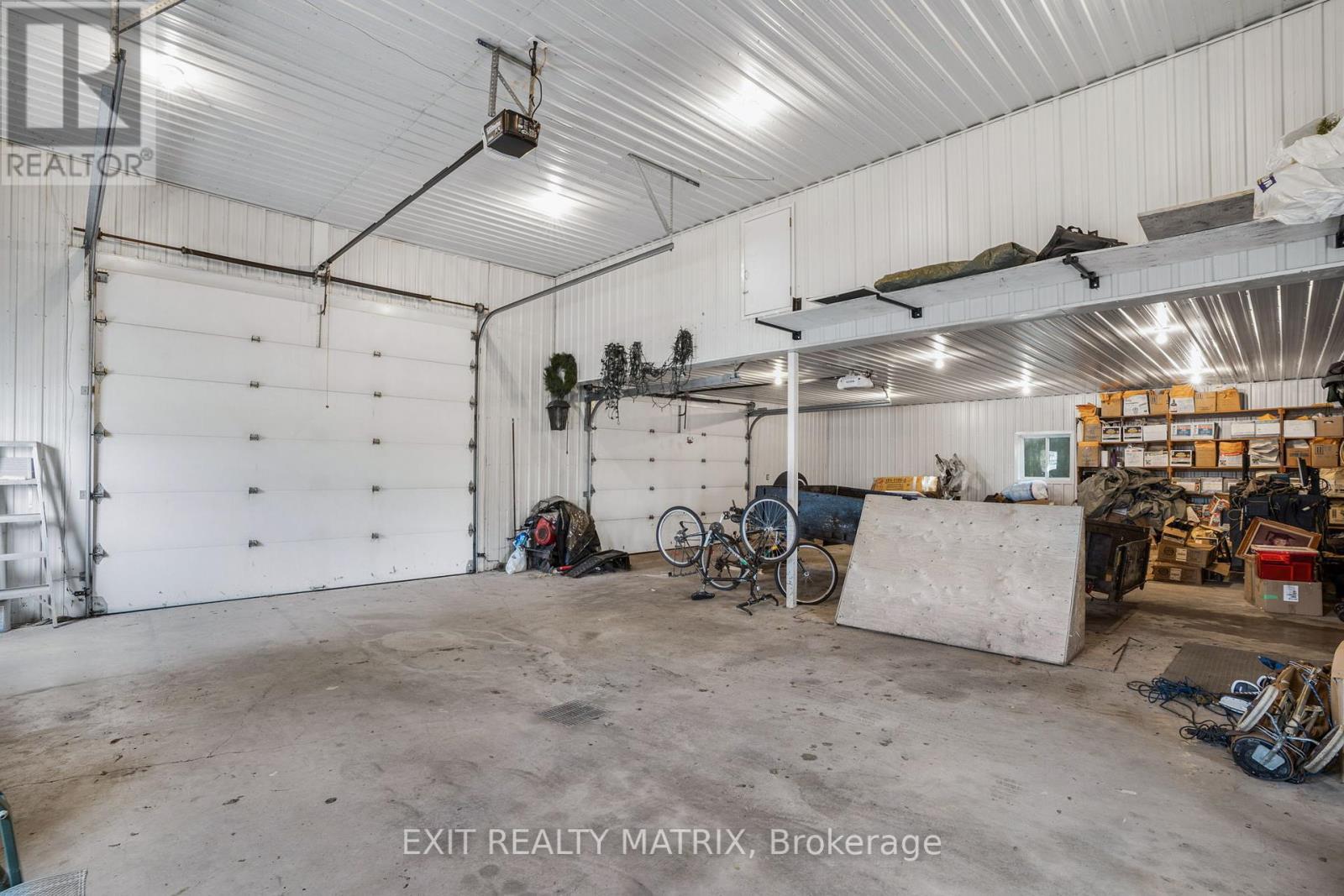323 Longueuil Street, Champlain, ON - Indoor Photo Showing Garage