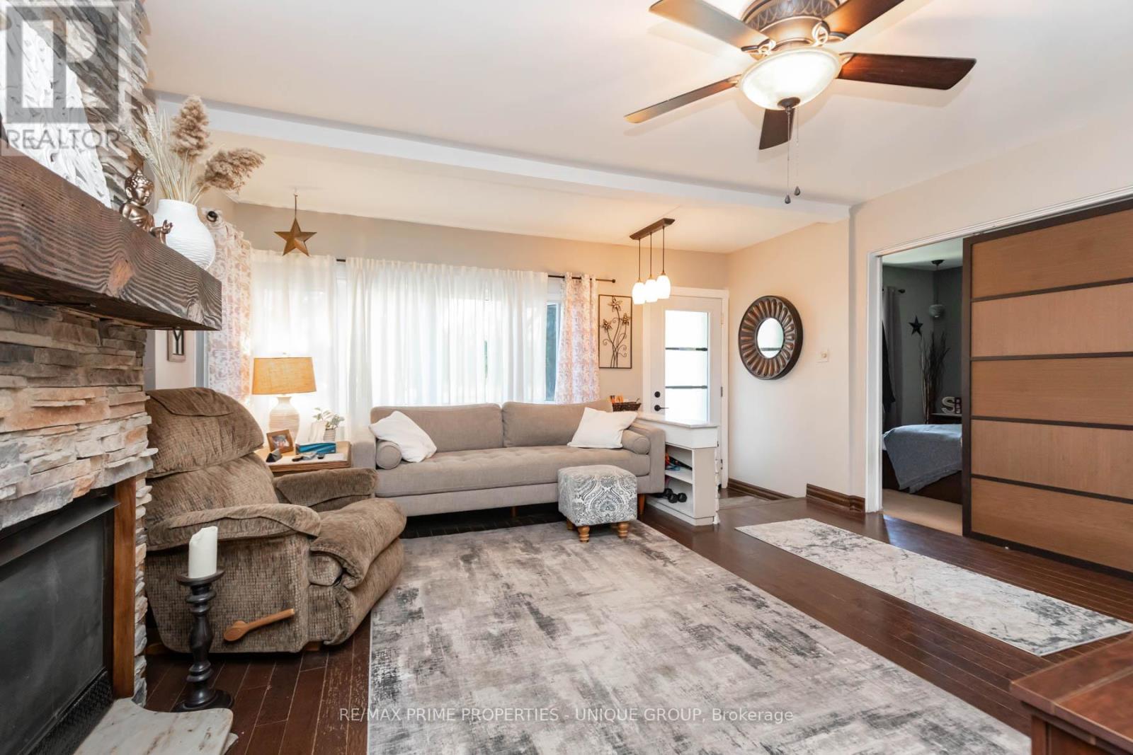 40 Jeavons Avenue, Toronto, ON - Indoor Photo Showing Living Room With Fireplace