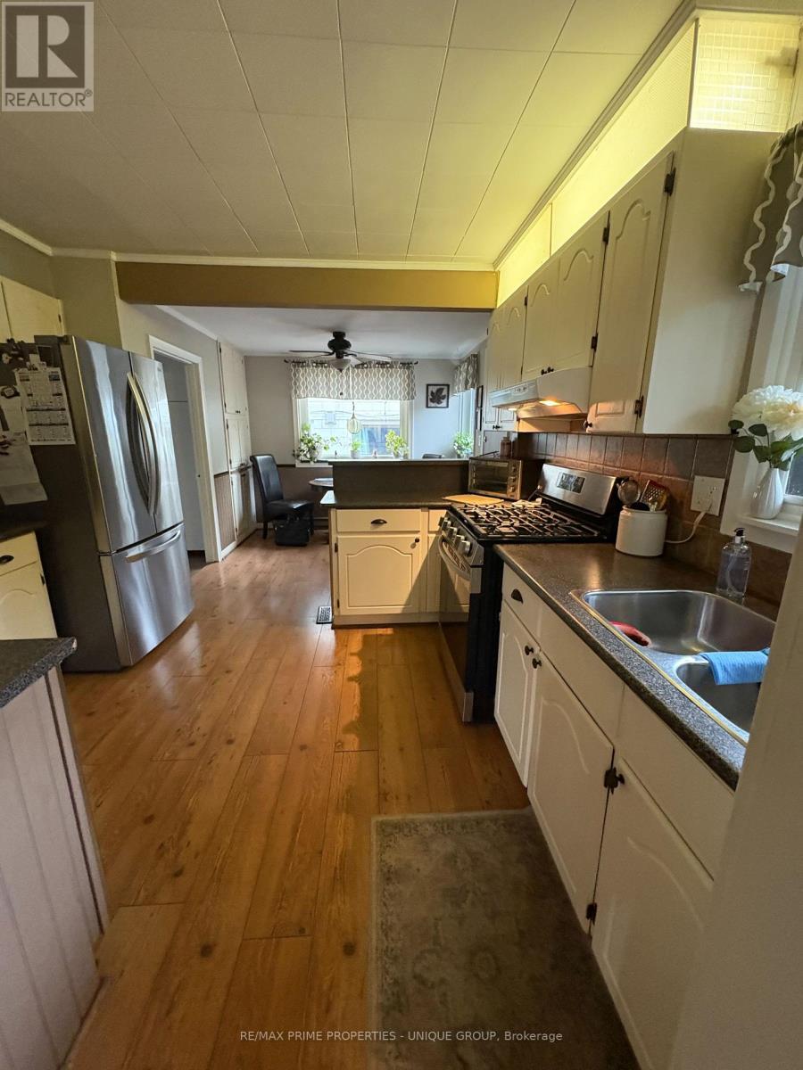 40 Jeavons Avenue, Toronto, ON - Indoor Photo Showing Kitchen With Double Sink