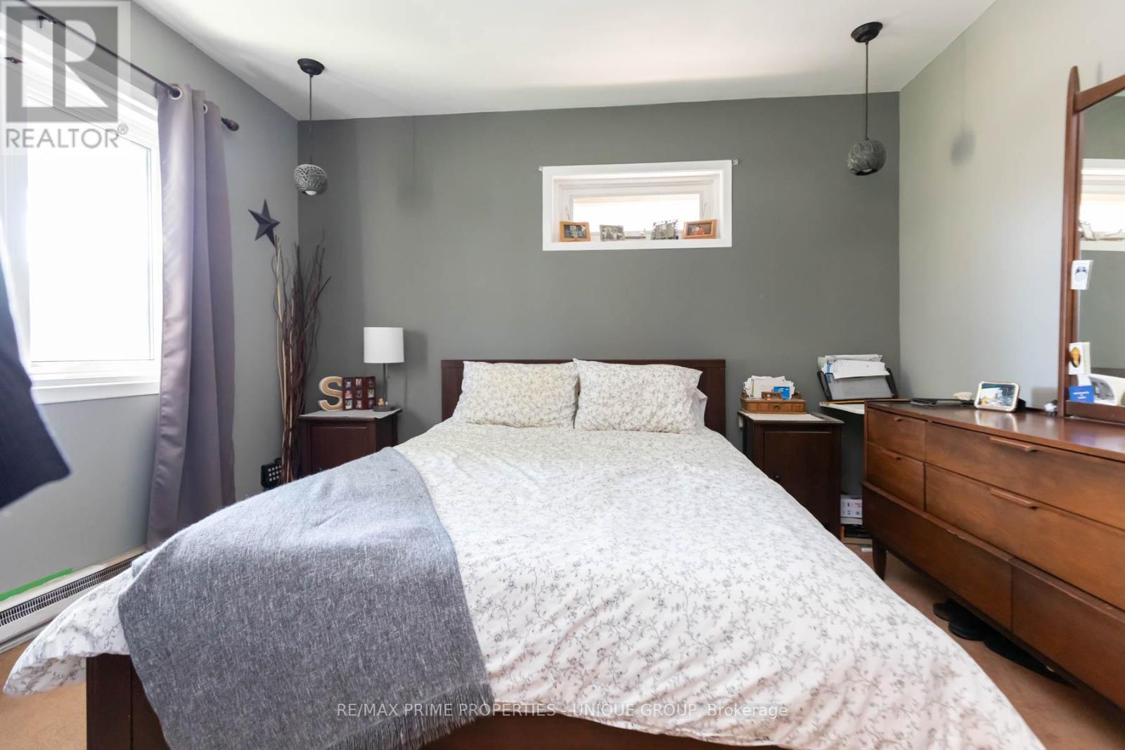 40 Jeavons Avenue, Toronto, ON - Indoor Photo Showing Bedroom