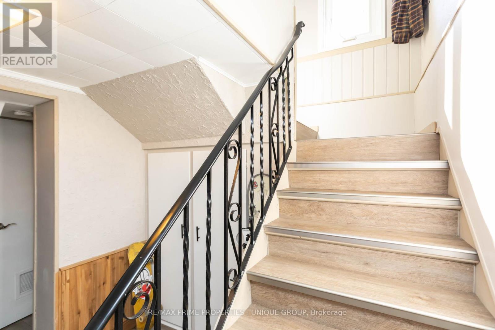 40 Jeavons Avenue, Toronto, ON - Indoor Photo Showing Other Room