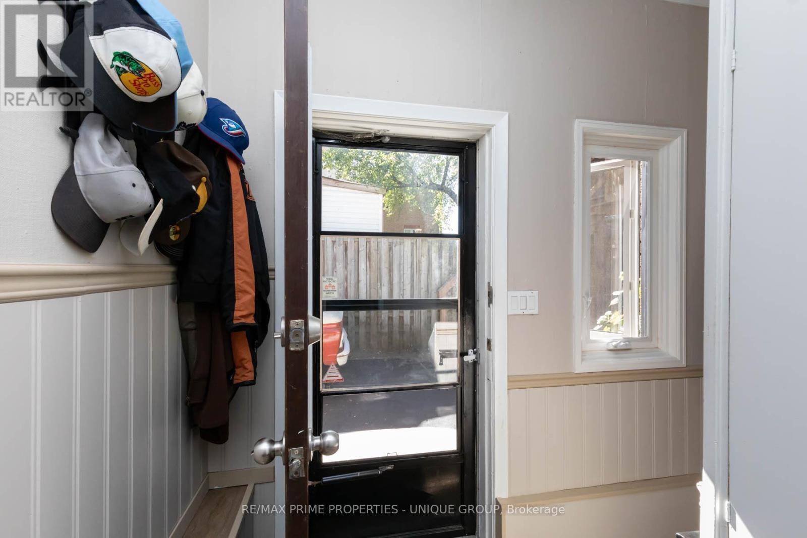 40 Jeavons Avenue, Toronto, ON - Indoor Photo Showing Other Room