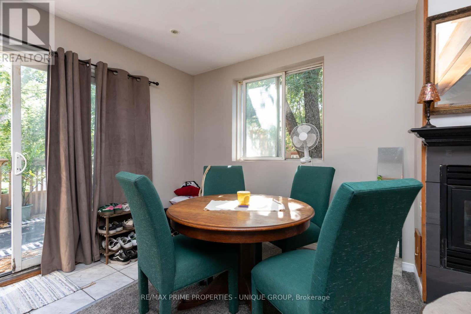 40 Jeavons Avenue, Toronto, ON - Indoor Photo Showing Dining Room