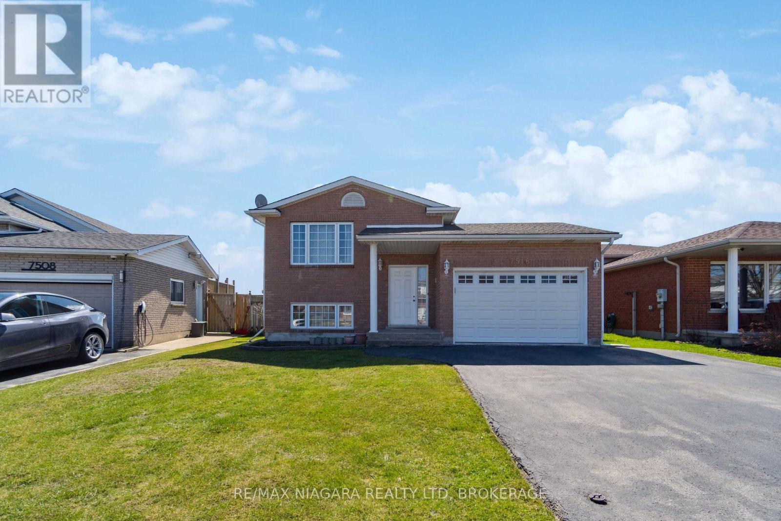 7516 Monastery Drive, Niagara Falls (Mt. Carmel), ON - Outdoor