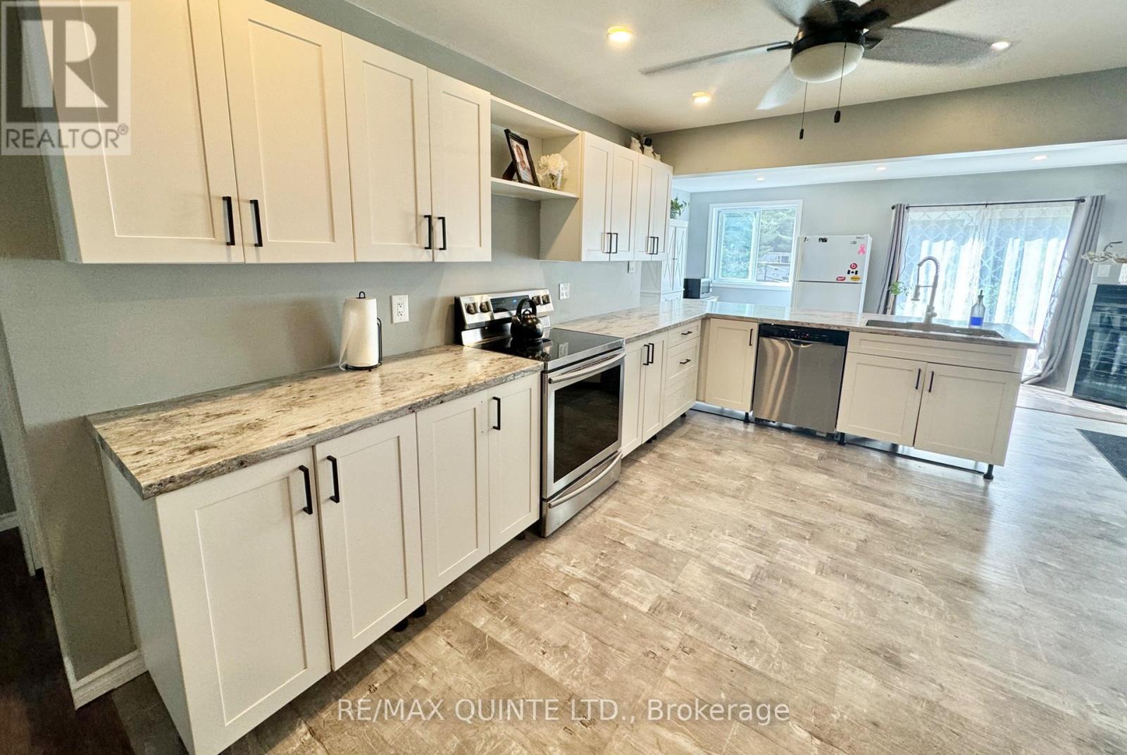 109006 Hwy 7 Highway, Tweed (Elzevir (Twp)), ON - Indoor Photo Showing Kitchen