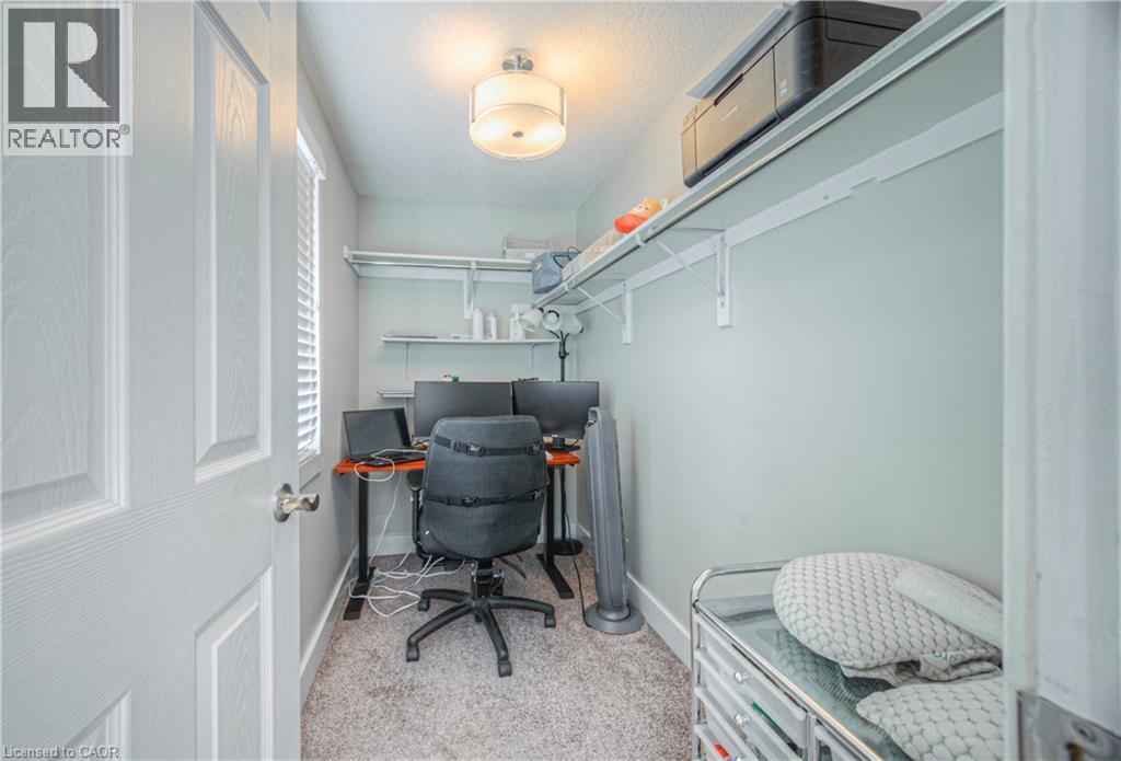 Office featuring light colored carpet and a textured ceiling - 220 Sienna Crescent, Kitchener, ON - Indoor Photo Showing Office