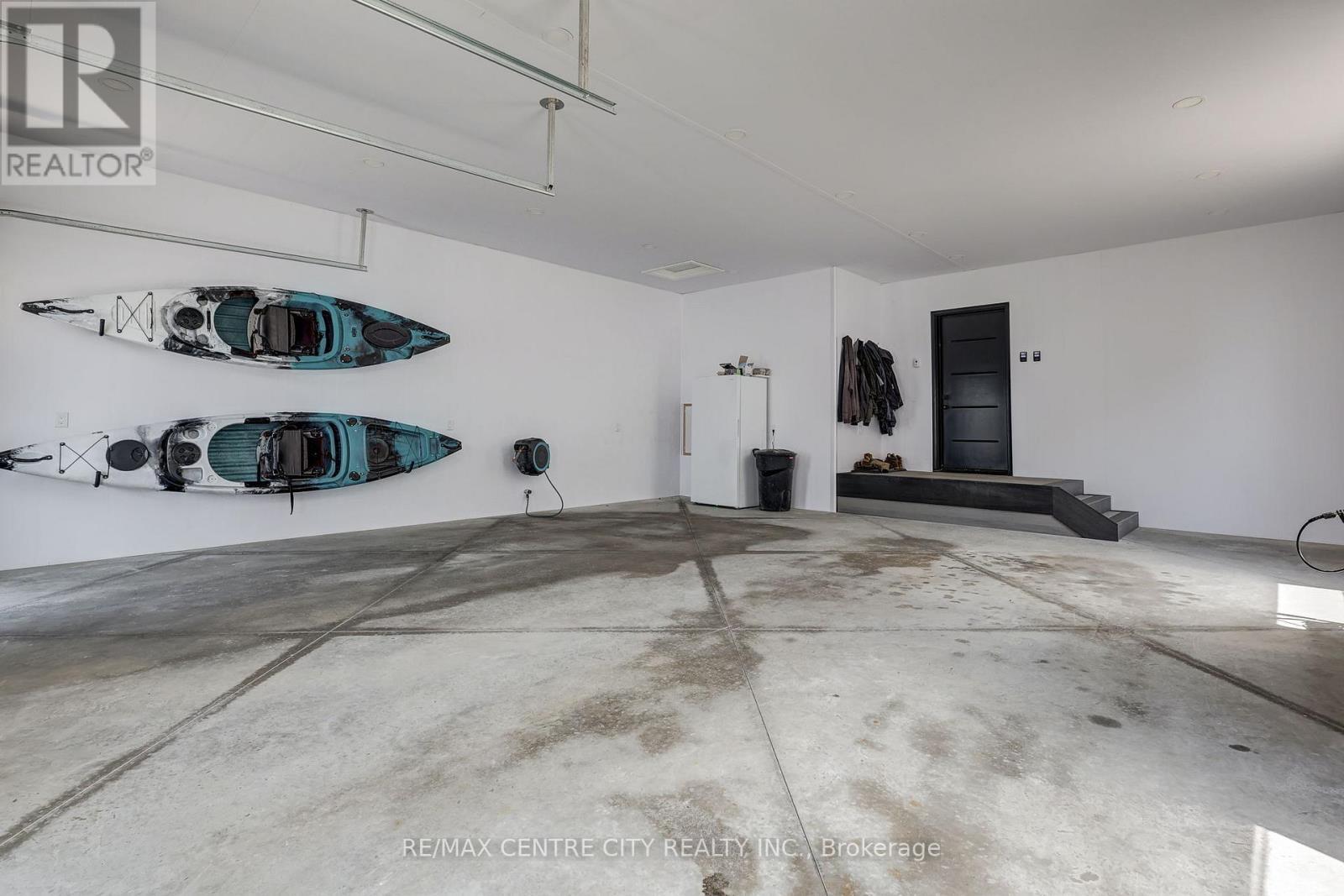 10580 Culloden Road, Bayham, ON - Indoor Photo Showing Garage