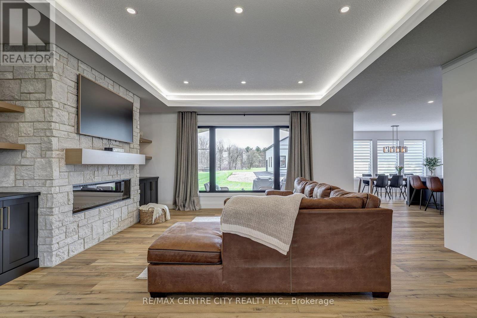 10580 Culloden Road, Bayham, ON - Indoor Photo Showing Living Room With Fireplace