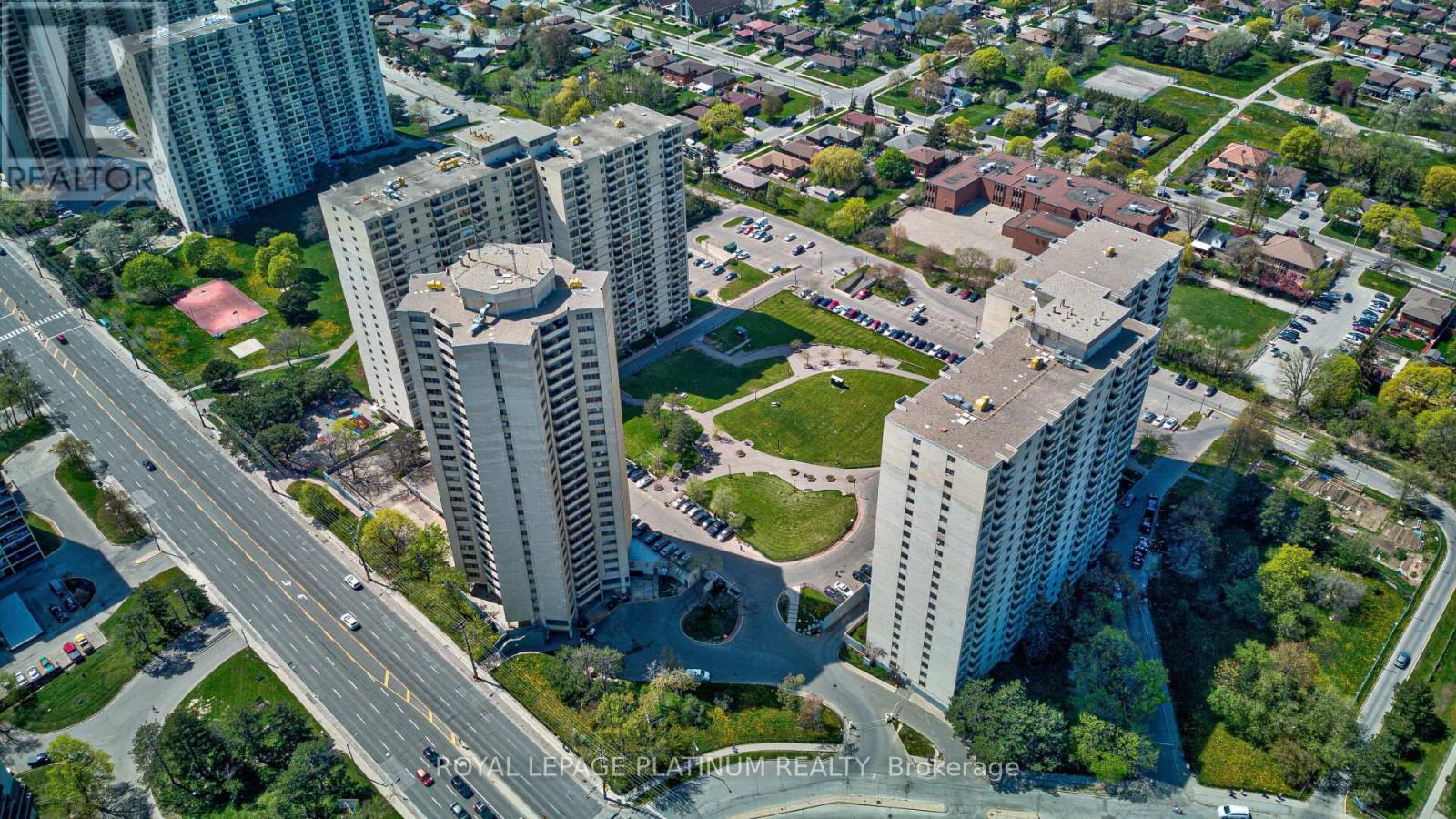 408 - 330 Dixon Road, Toronto, ON - Outdoor With View