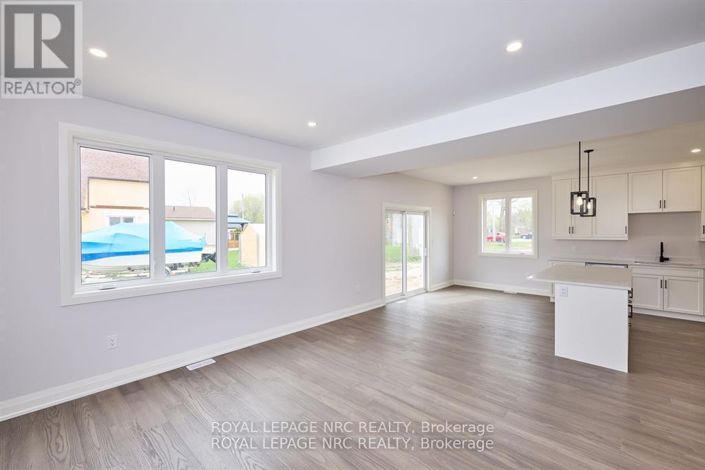149 Hodgkins Avenue, Thorold (Allanburg/Thorold South), ON - Indoor Photo Showing Kitchen