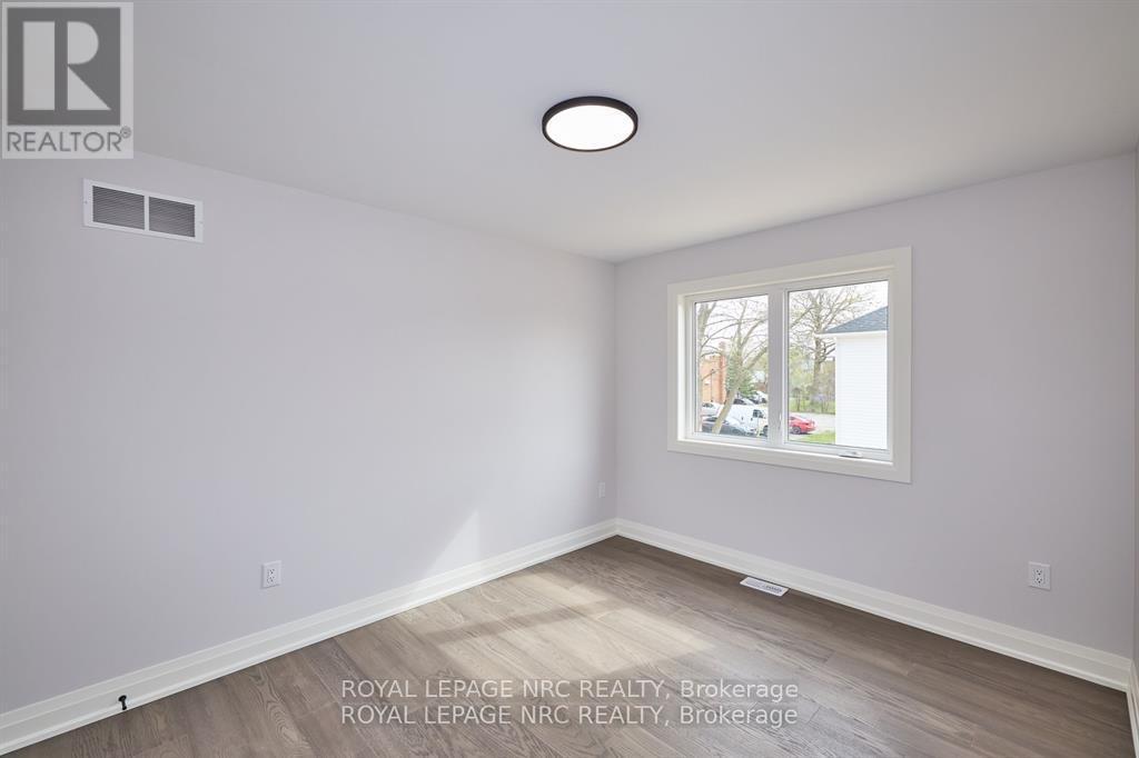 149 Hodgkins Avenue, Thorold (Allanburg/Thorold South), ON - Indoor Photo Showing Other Room