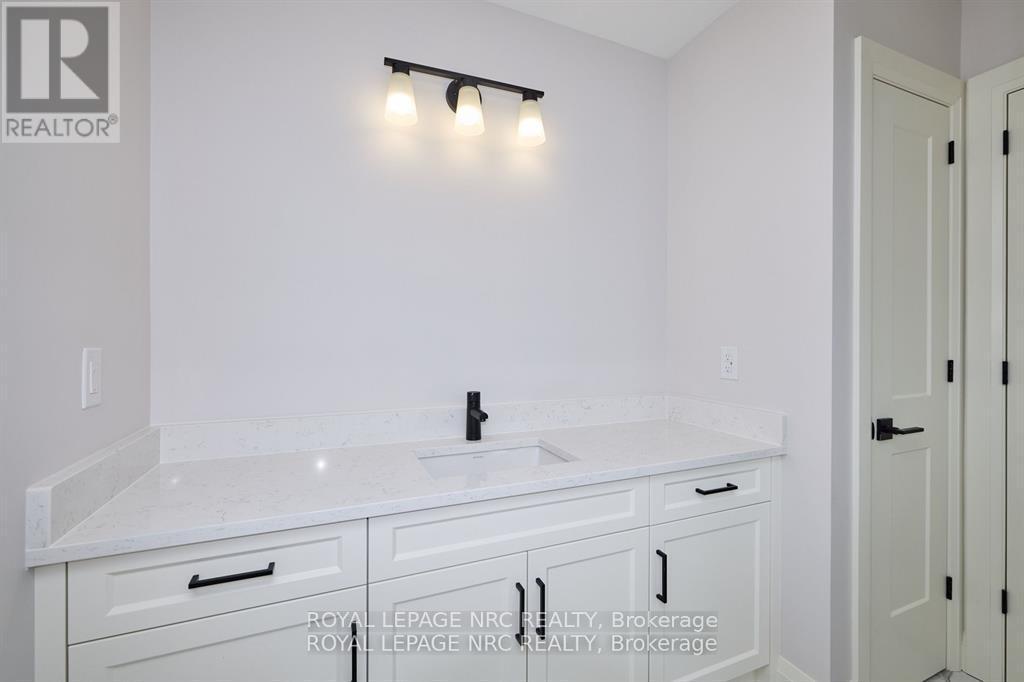 149 Hodgkins Avenue, Thorold (Allanburg/Thorold South), ON - Indoor Photo Showing Other Room