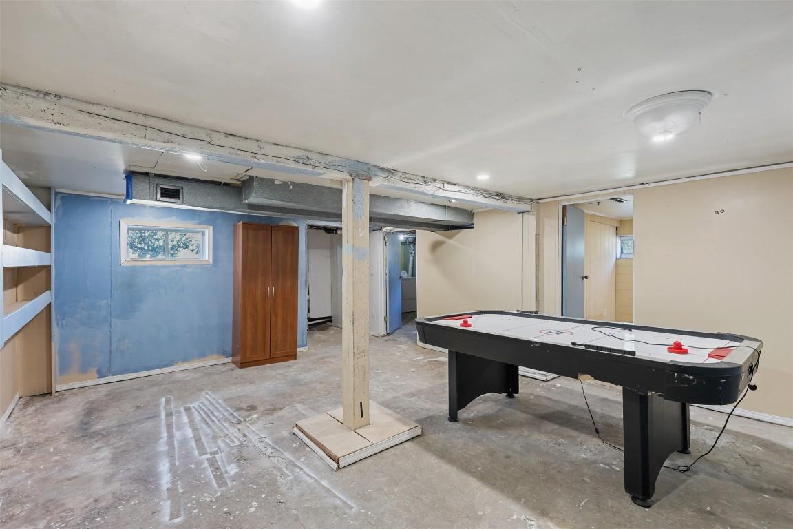 976 Dominion Street, Kamloops, BC - Indoor Photo Showing Other Room