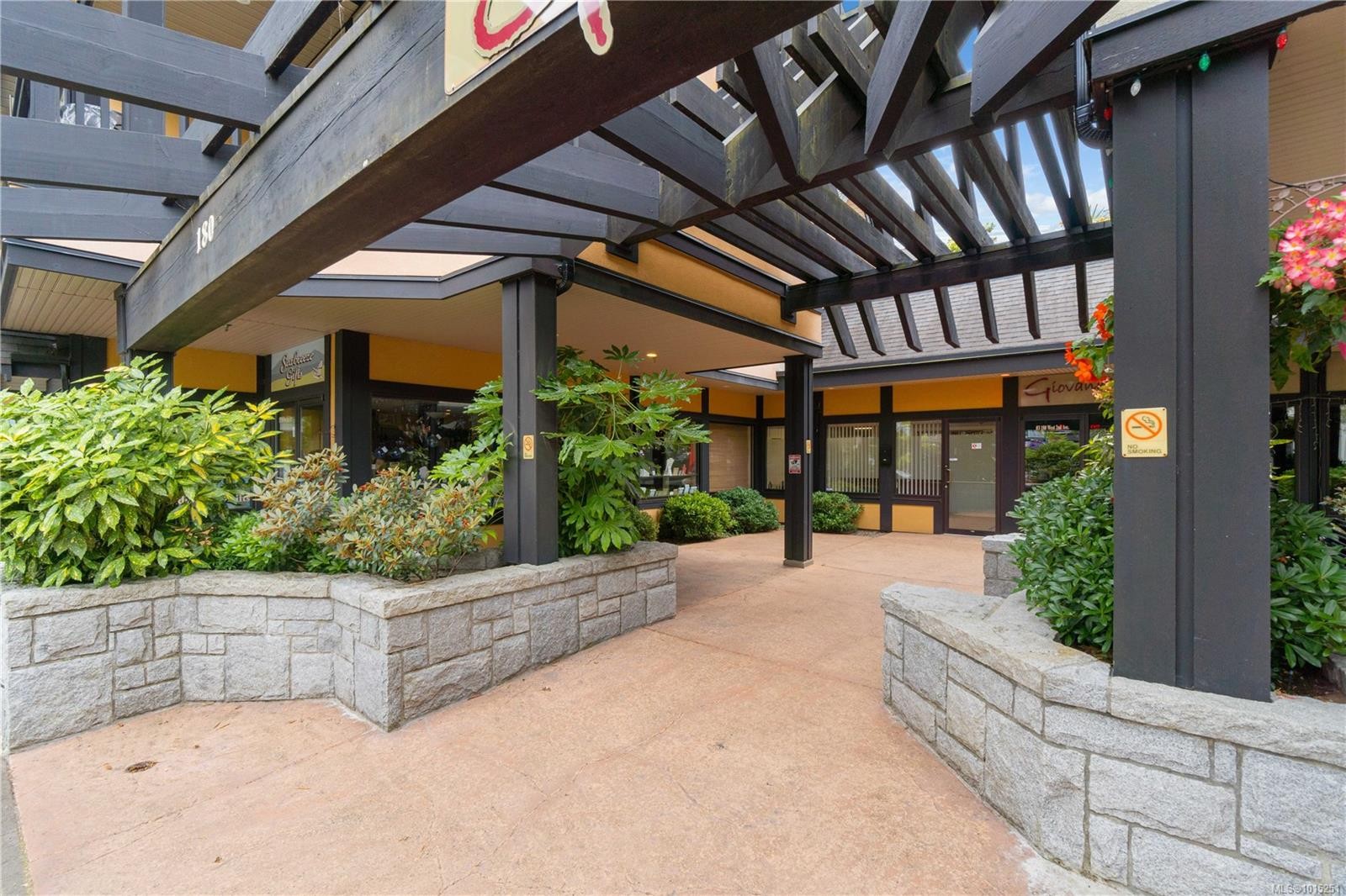 2-180 2Nd Ave West, Qualicum Beach, BC