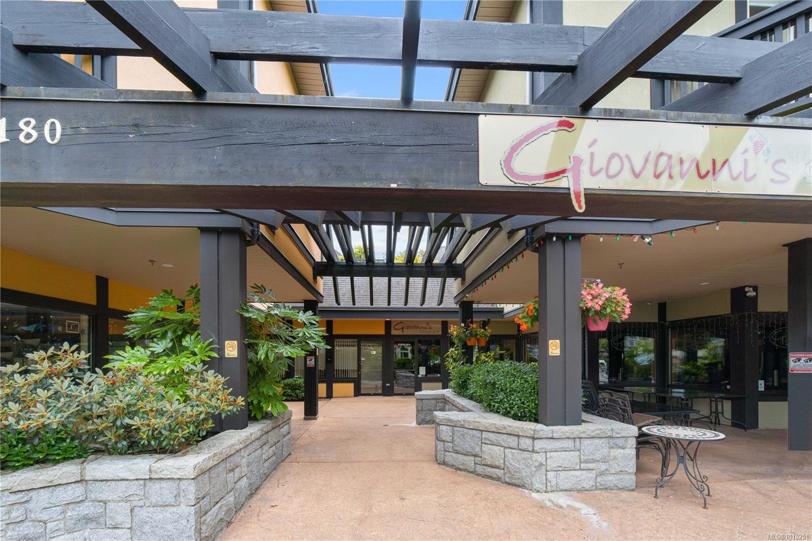 2-180 2Nd Ave West, Qualicum Beach, BC