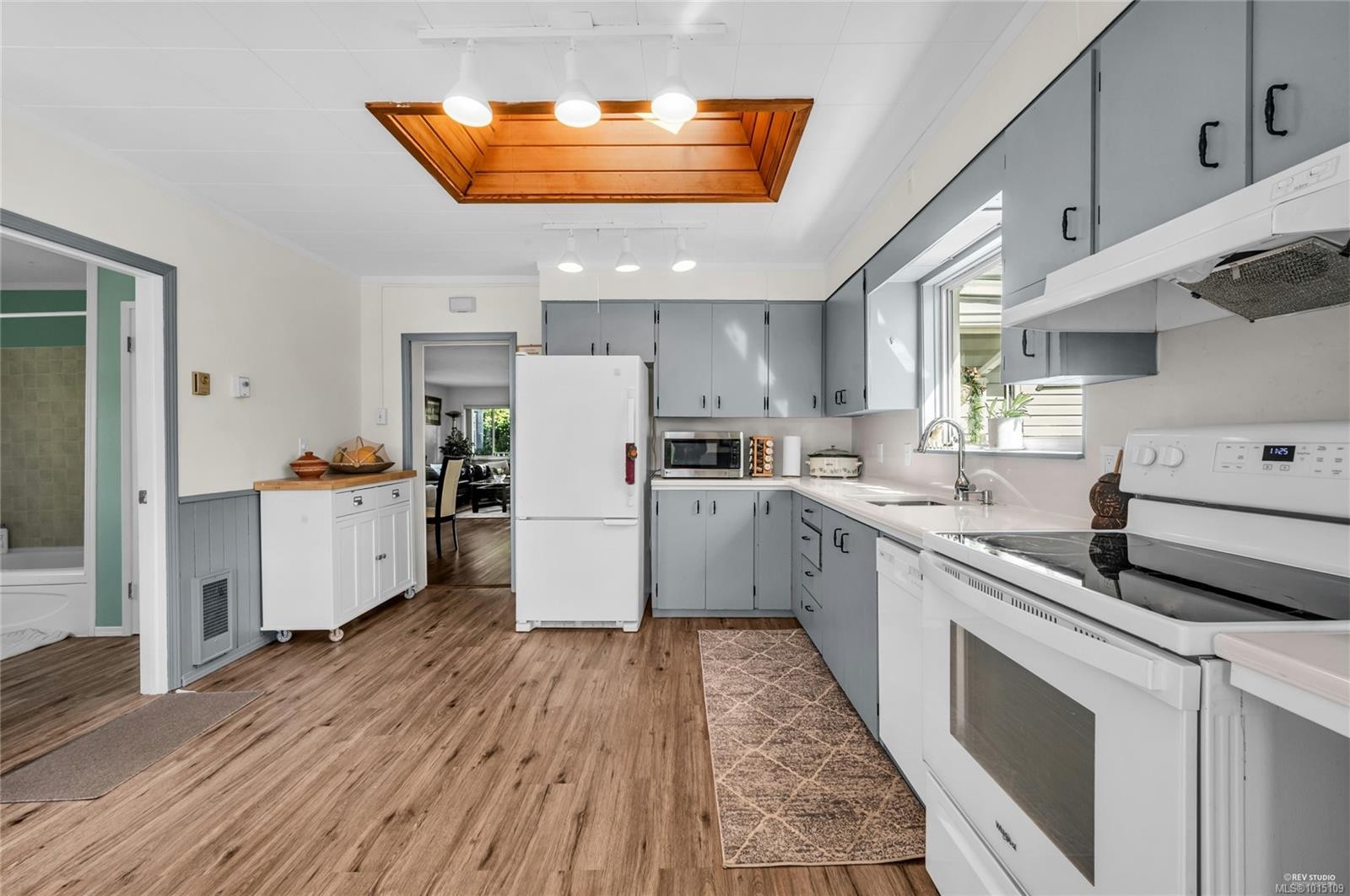 3740 South Oyster School Rd, Saltair, BC