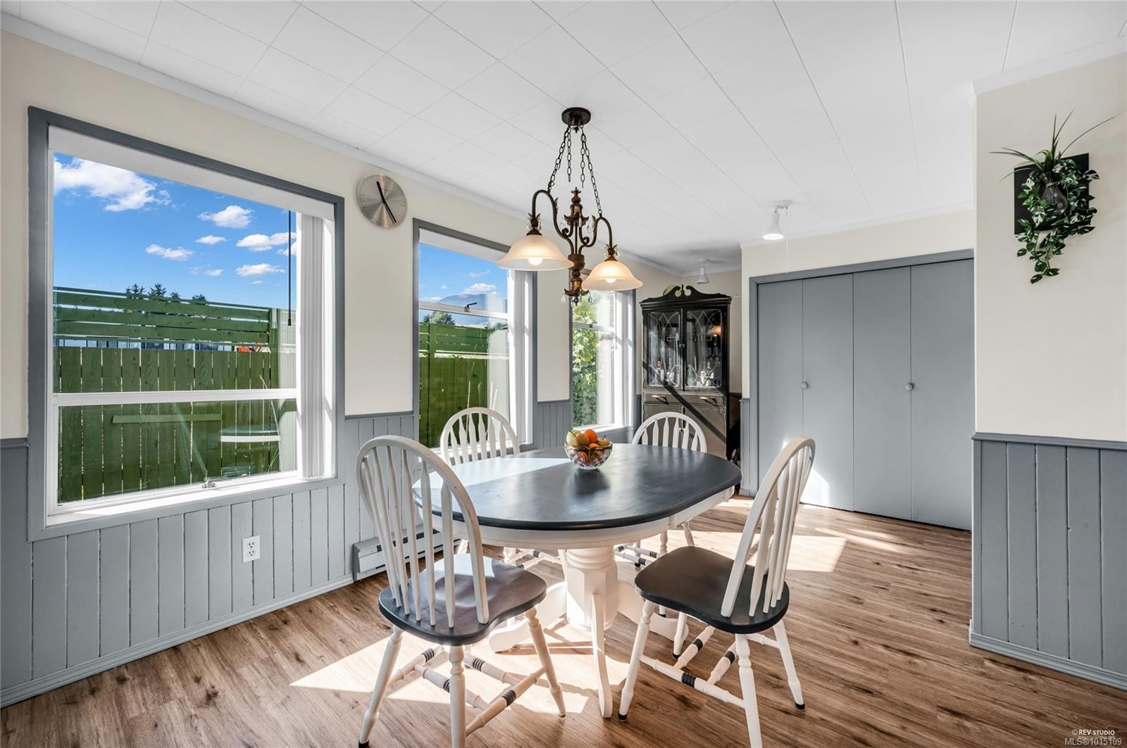 3740 South Oyster School Rd, Saltair, BC