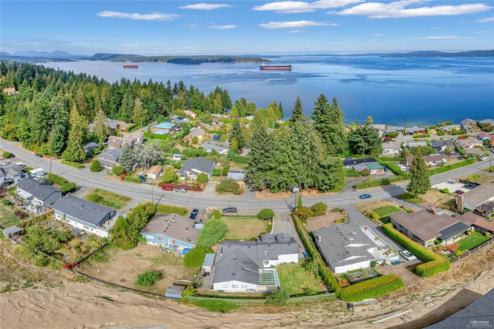 3740 South Oyster School Rd, Saltair, BC