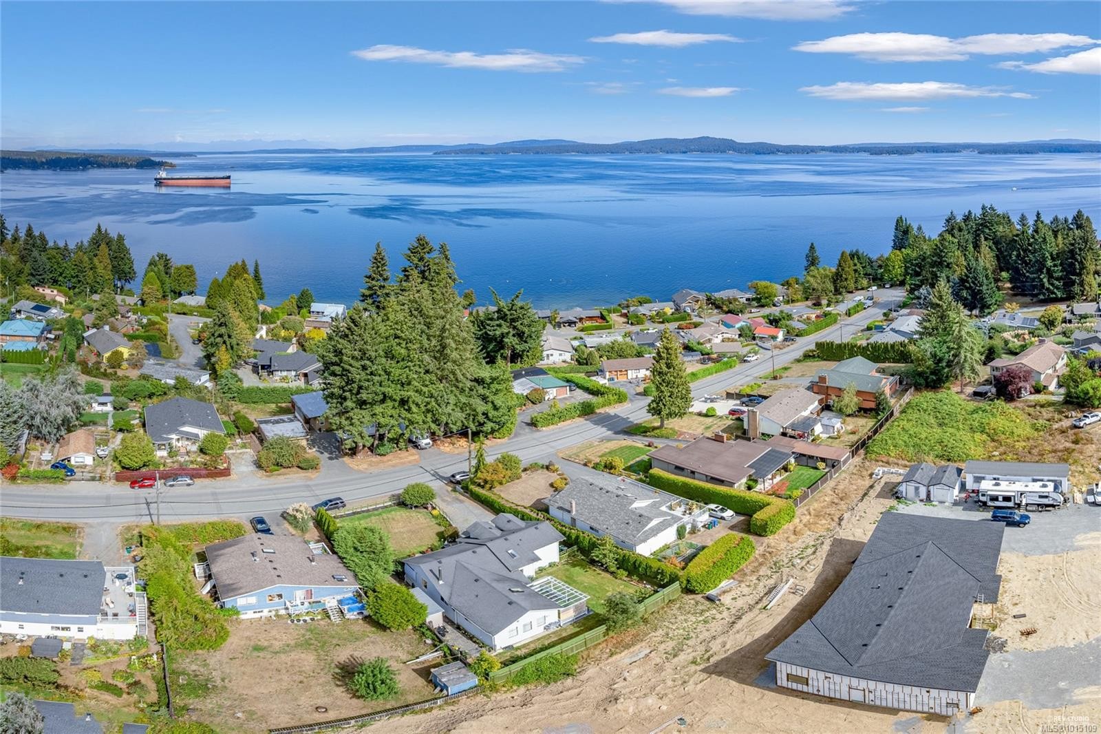 3740 South Oyster School Rd, Saltair, BC