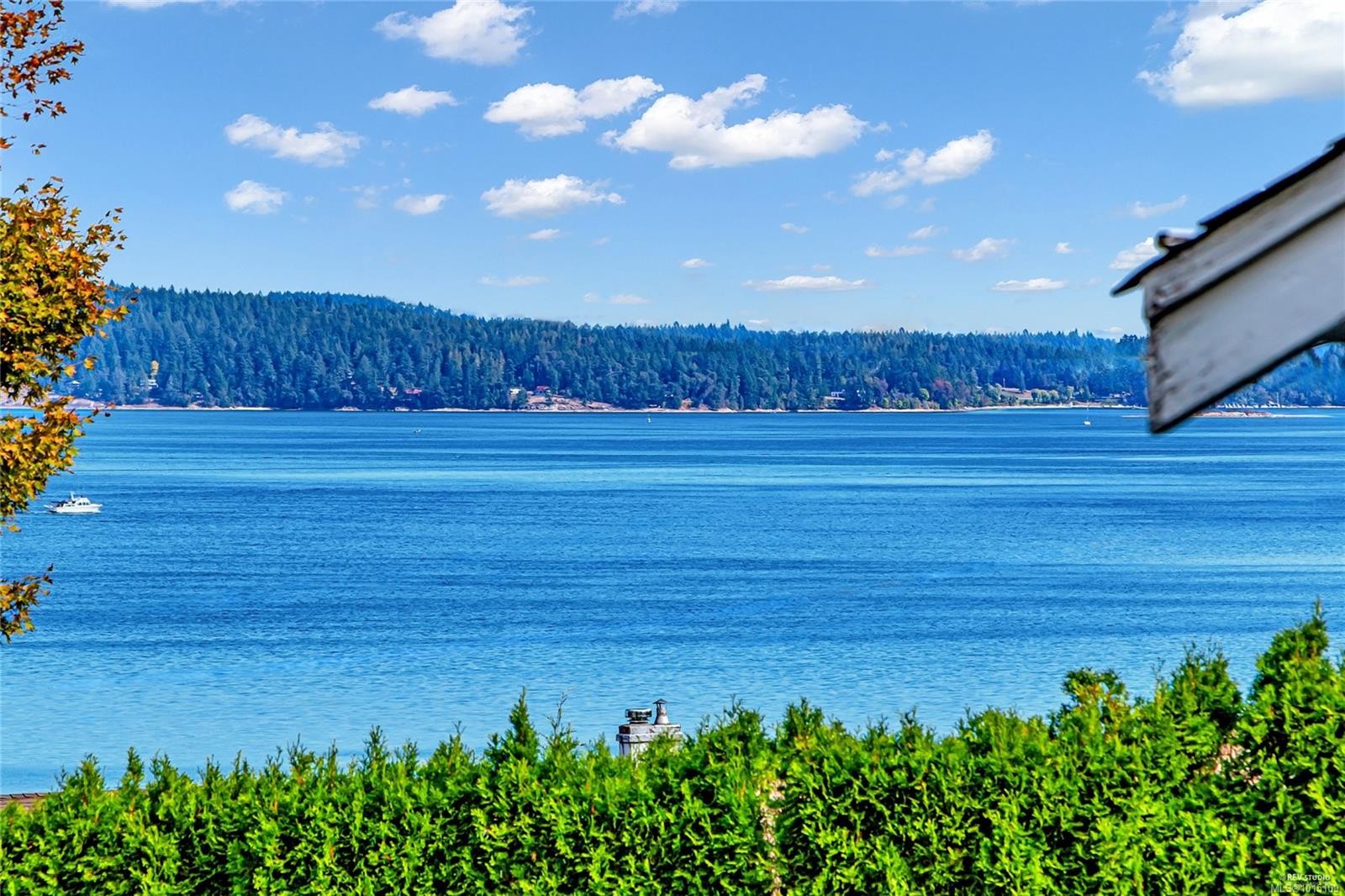 3740 South Oyster School Rd, Saltair, BC