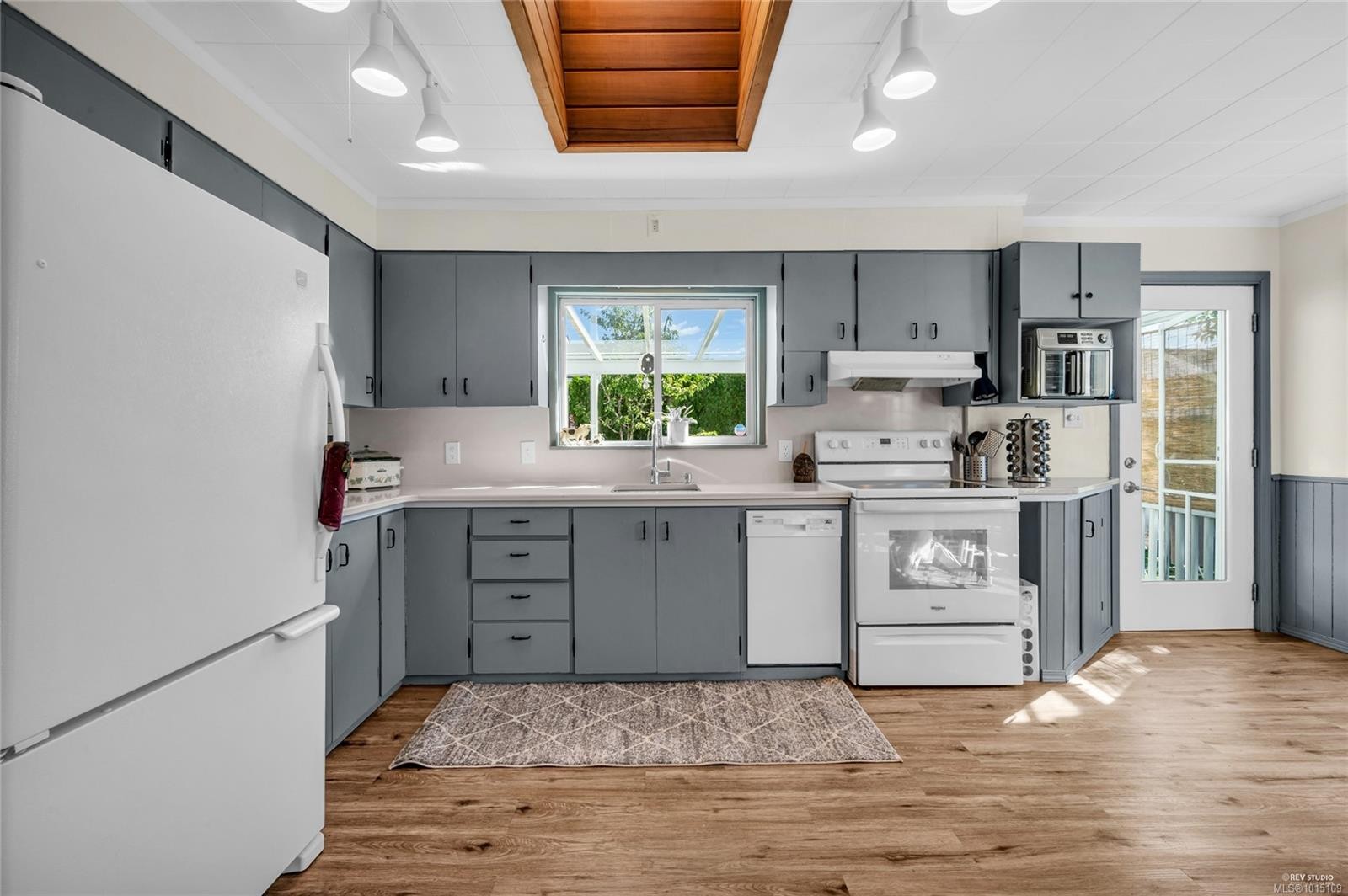 3740 South Oyster School Rd, Saltair, BC