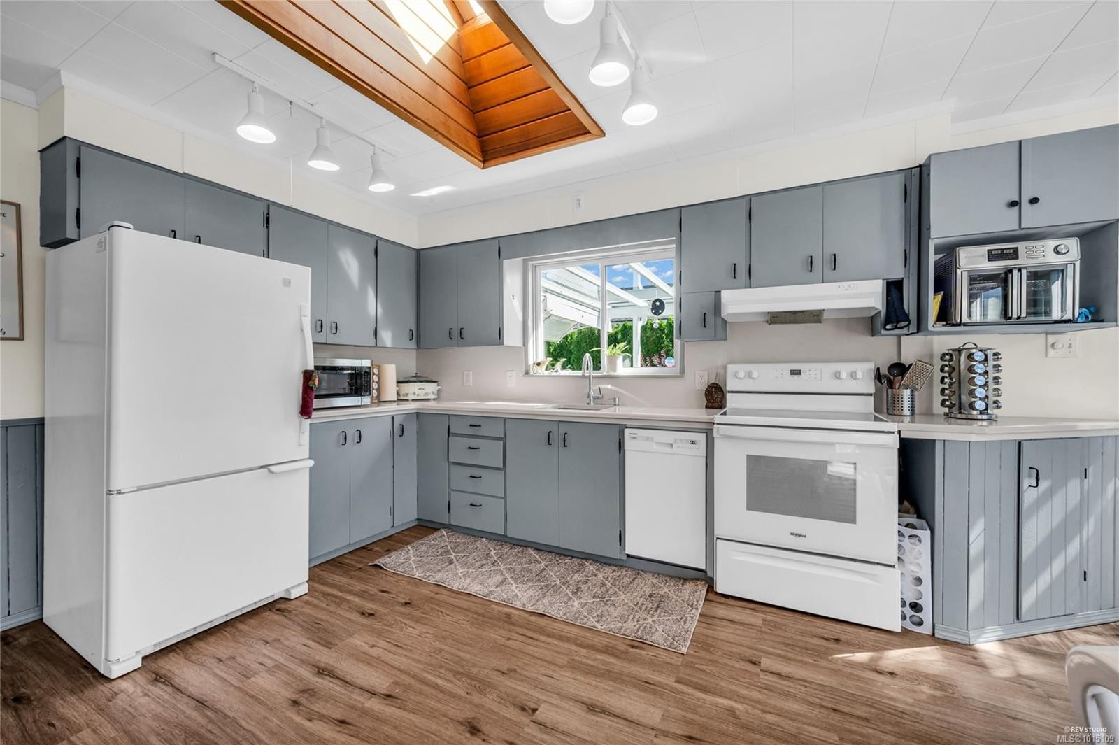 3740 South Oyster School Rd, Saltair, BC