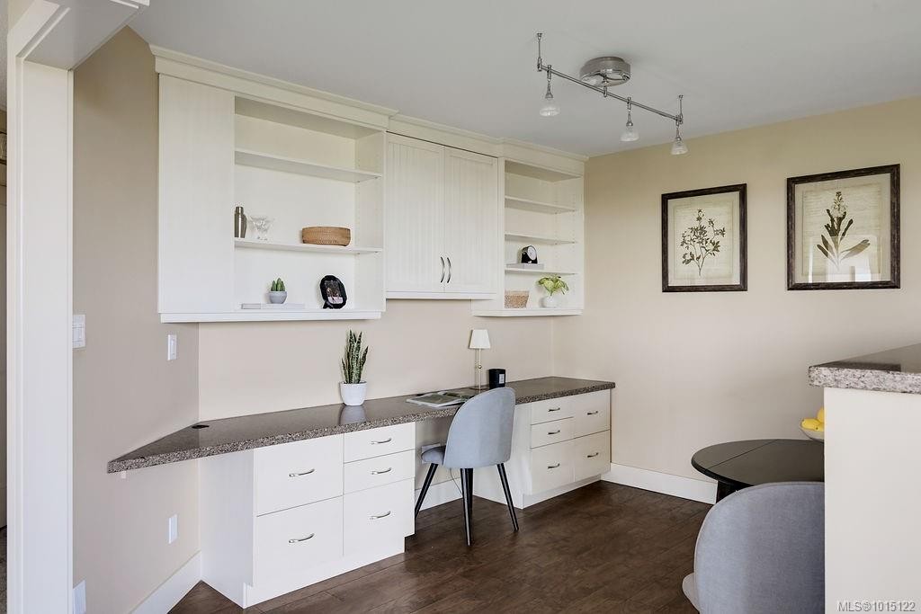 405-1033 Belmont Ave, Victoria, BC - Indoor