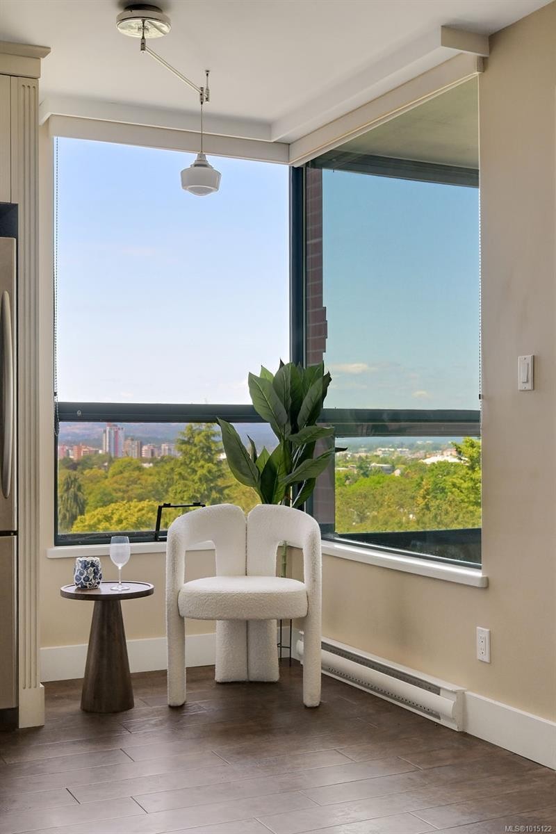 405-1033 Belmont Ave, Victoria, BC - Indoor Photo Showing Other Room