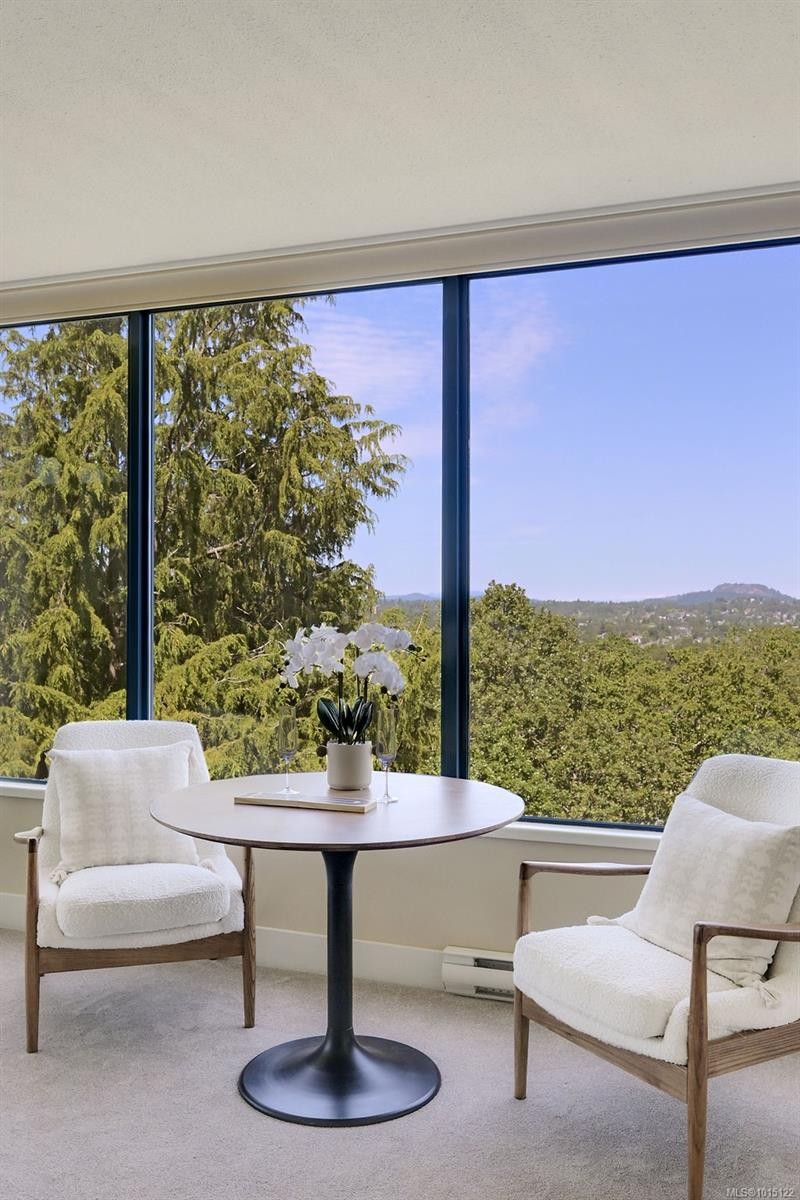 405-1033 Belmont Ave, Victoria, BC - With View