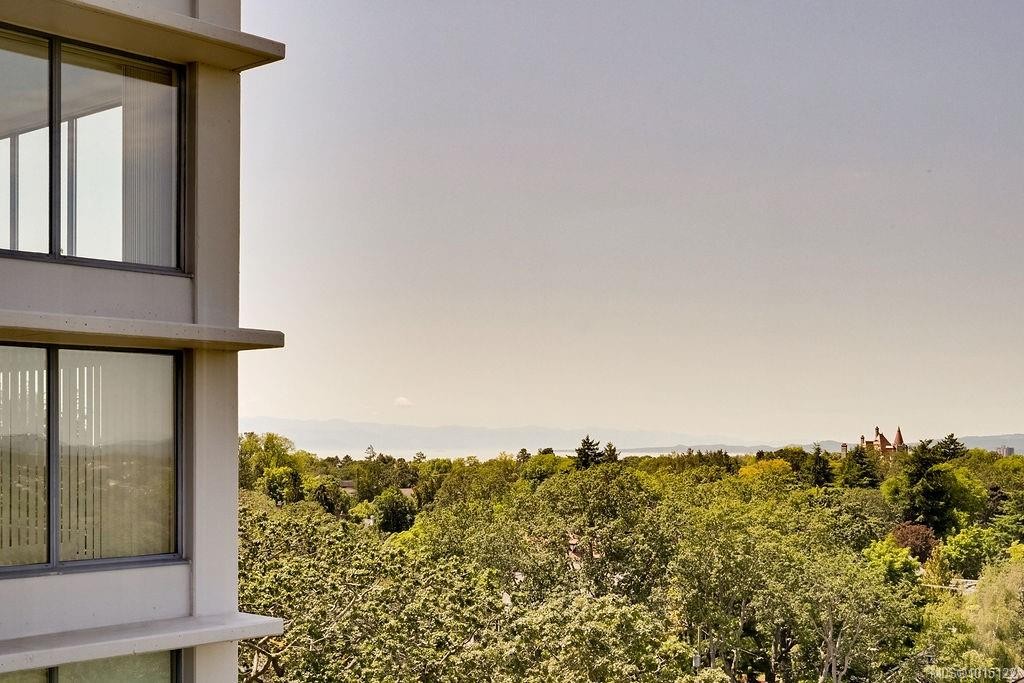 405-1033 Belmont Ave, Victoria, BC - Outdoor